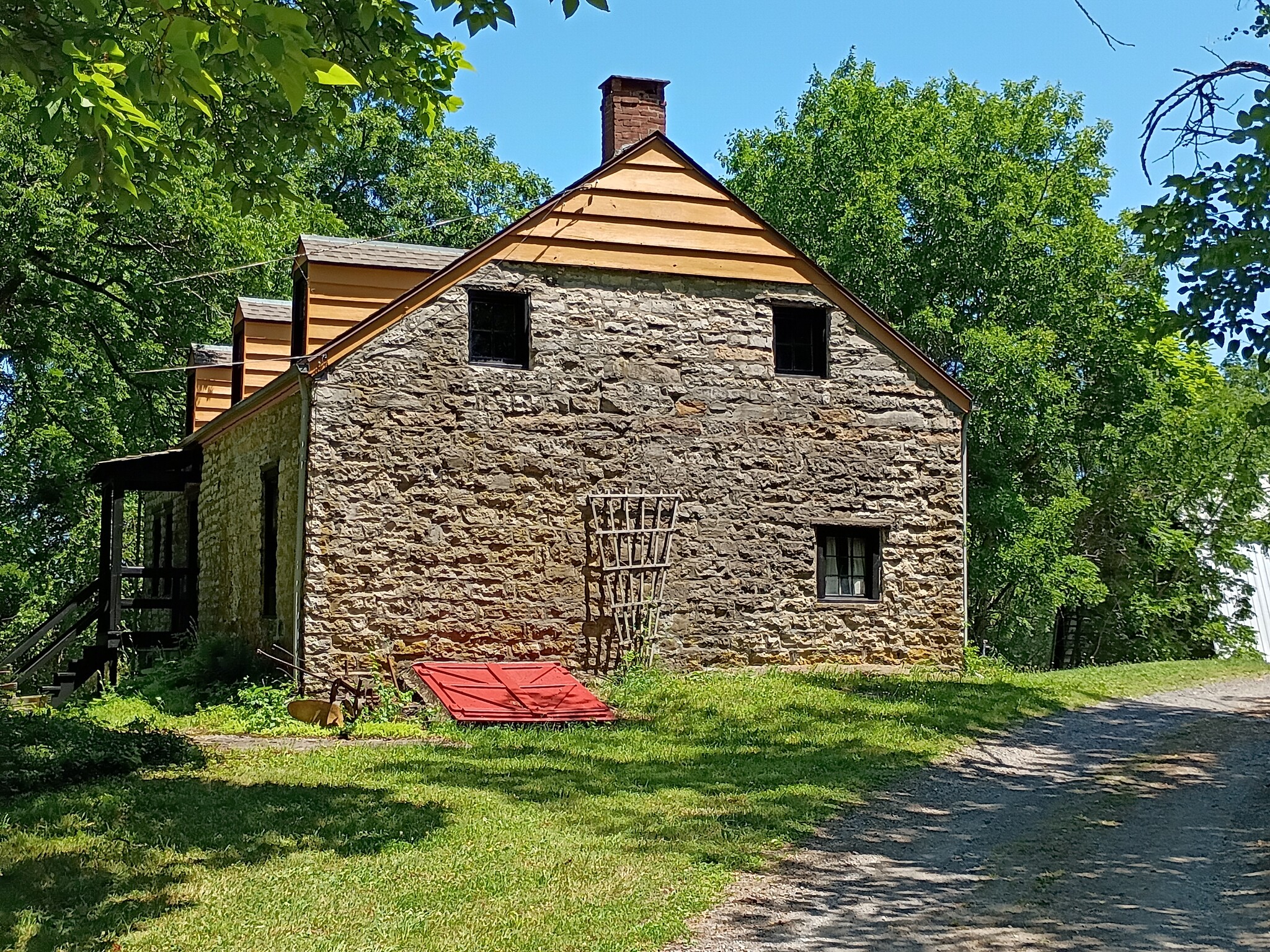 Building Photo - 2070 Old Kings Hwy