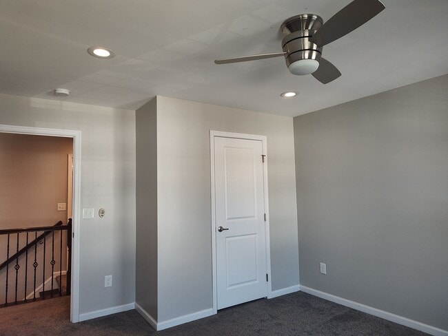 Building Photo - Georgeous 3 bedroom, 2.5 bathroom home located in the Stafford at Longtree community!