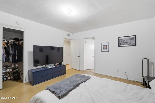 Building Photo - 1701 E Tuckey Ln