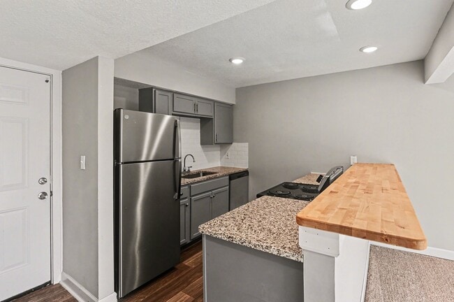 Building Photo - Meadowbrook Apartments