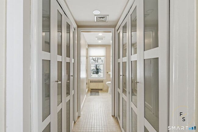 Building Photo - 508 Highland St