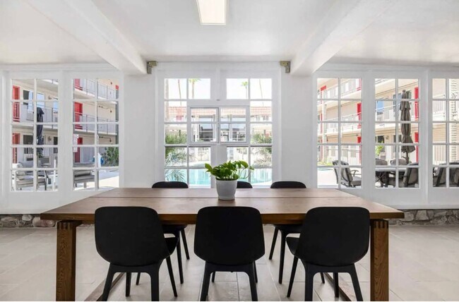 Building Photo - Fully Equipped Aparthotel! Tour Today and ask about our amenity package!