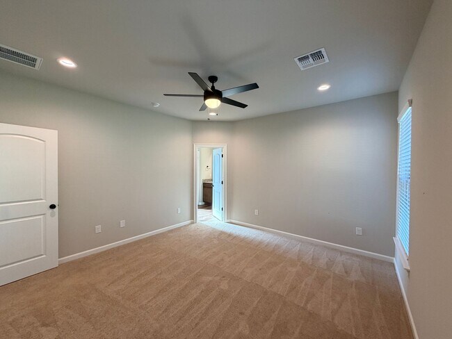 Building Photo - 300 Babineaux Ln