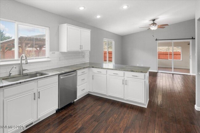 Building Photo - 17950 Drift Creek Ct