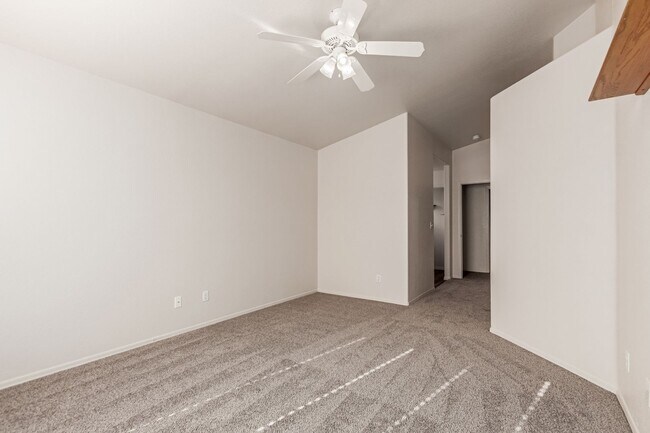 Building Photo - Beautiful Single-Level Home in Prime Locat...