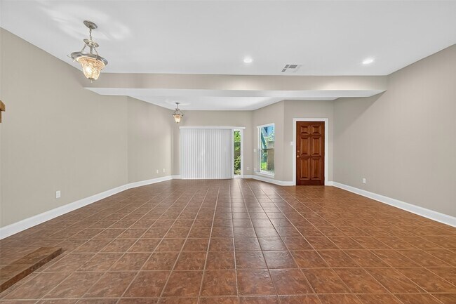 Building Photo - 12625 Memorial Dr
