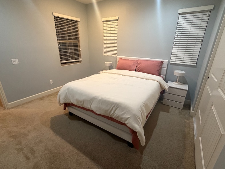 Building Photo - 161 Coyote Brush