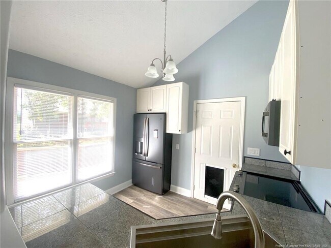 Building Photo - 5715 Walkabout Rd