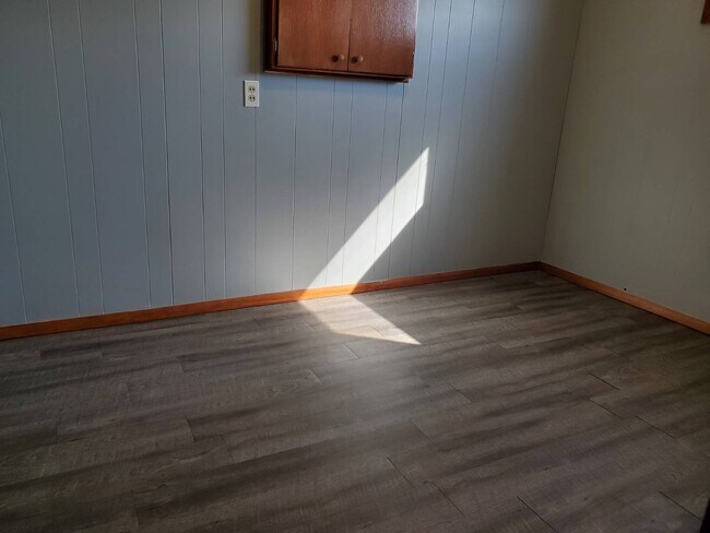 Building Photo - 200 W St Paul St