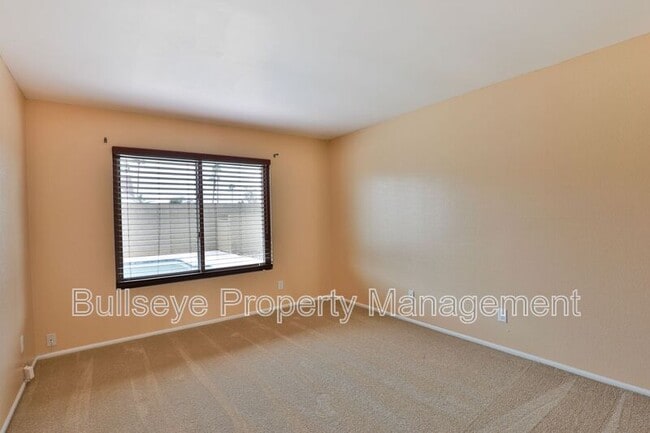 Building Photo - 7153 S Butte Ave