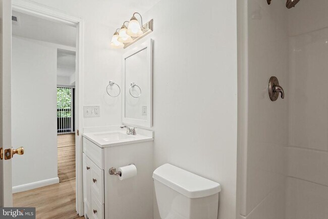 Building Photo - 5659 Harpers Farm Rd