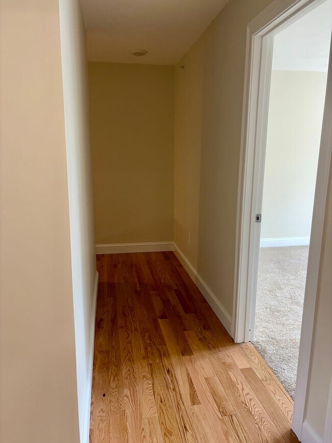 Building Photo - Brand New Townhouse-Style Living with Modern Finishes