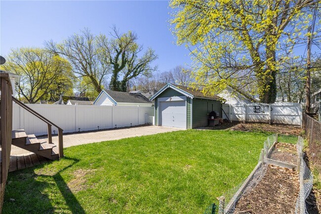 Building Photo - 109 Bedford St