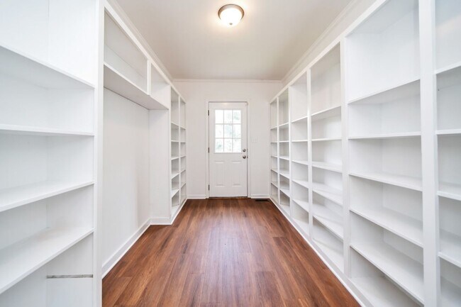 Building Photo - Spacious Hueytown Oasis – Country Feel, Ci...