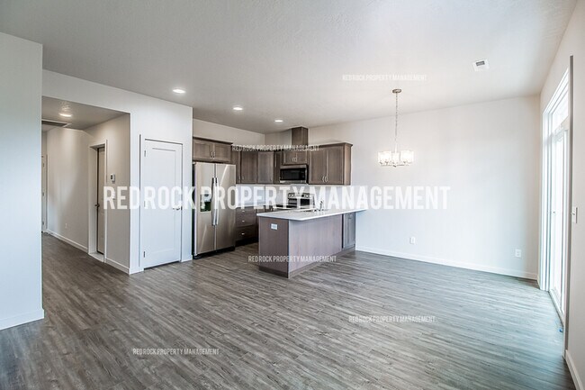 Building Photo - 203 Woodlawn Ln