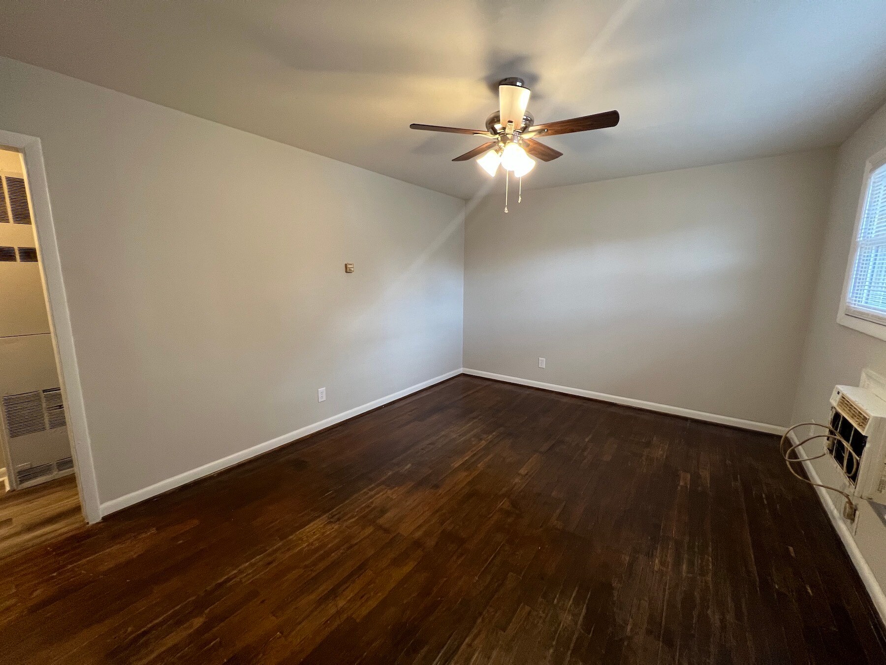 Building Photo - 857 Bellevue St