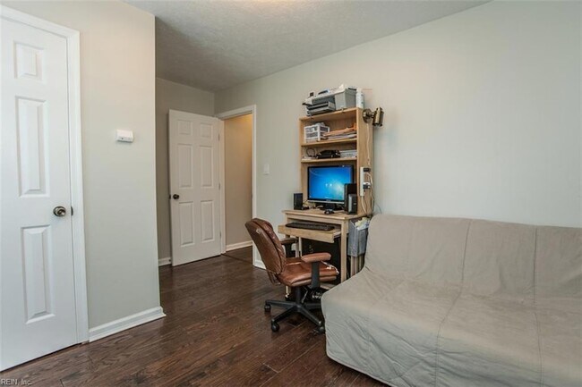 Building Photo - 1678 Skiffes Creek Cir