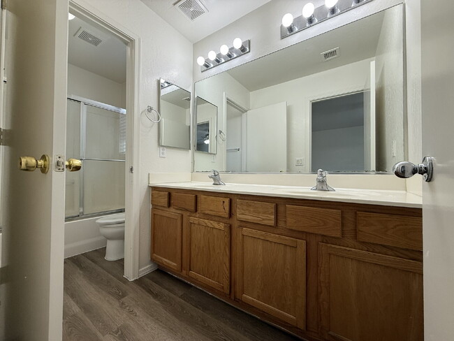 Building Photo - Updated 3-Bedroom Home with Vaulted Ceilin...