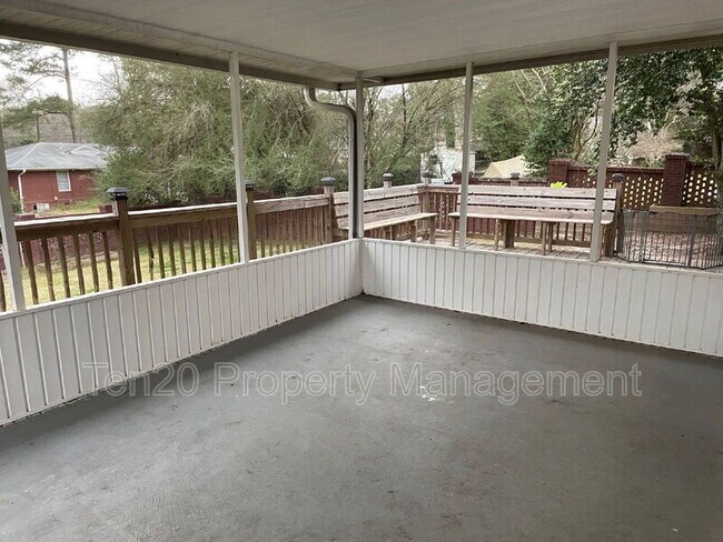 Building Photo - 3211 Maricopa Dr