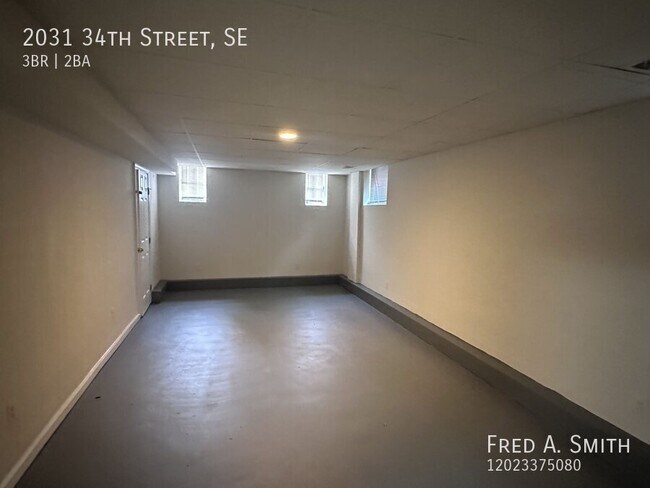 Building Photo - 2031 34th St SE