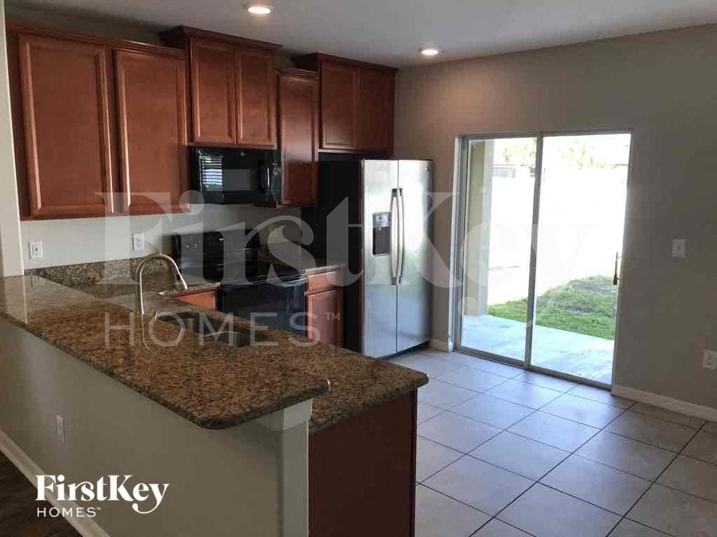 Building Photo - 1904 Hawks View Dr