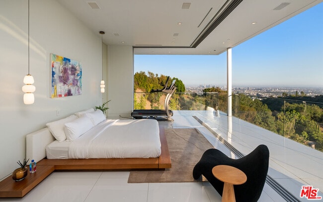 Building Photo - 7080 Mulholland Dr