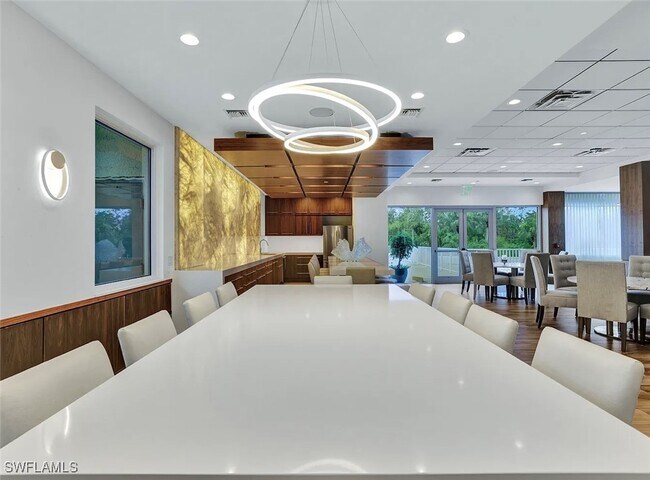 Building Photo - 6361 Pelican Bay Blvd