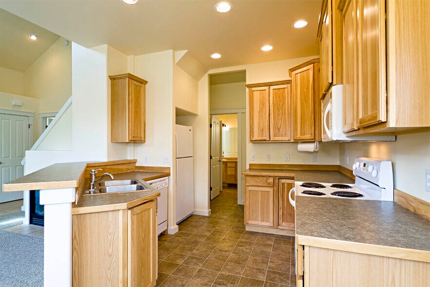 Building Photo - 3892 Equestrian Ln