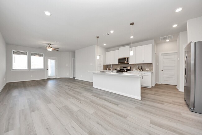 Building Photo - 16981 Juniper Blossom Bnd