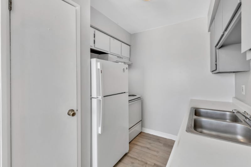 Building Photo - 930 Snider Rd