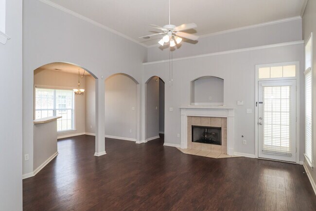 Building Photo - 9979 Misty Elm Dr