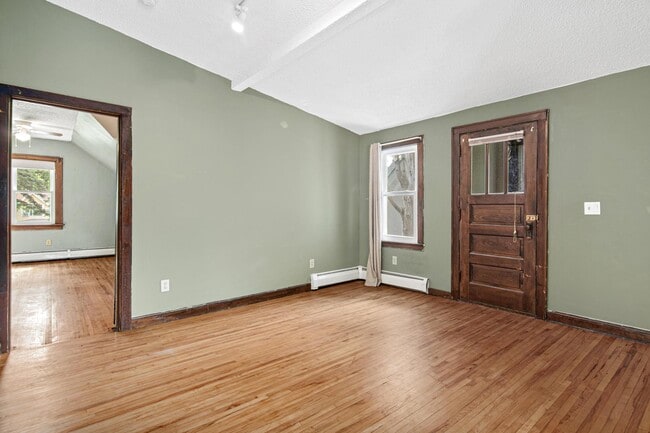 Building Photo - 3347 Emerson Ave N