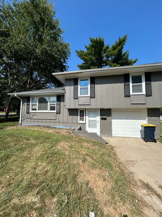 Building Photo - COMING SOON! Charming 3 Bed 1 Bath Home! $1295.00