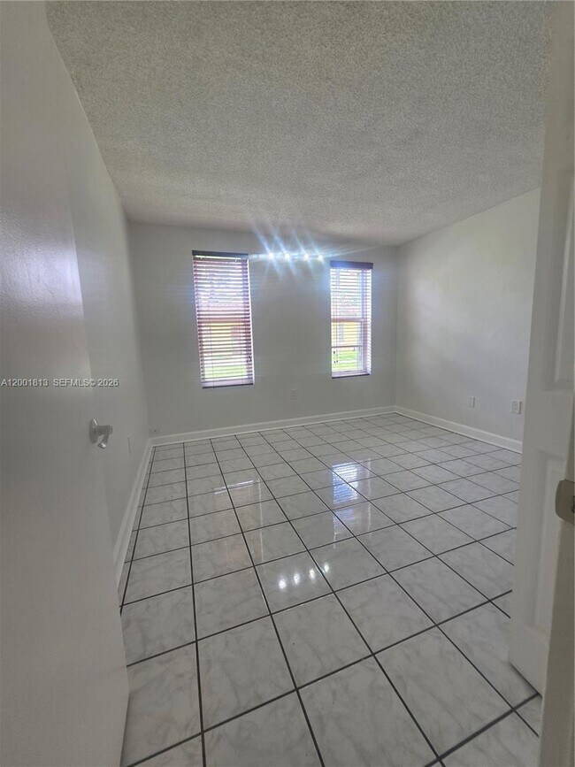 Building Photo - 13700 SW 62nd St