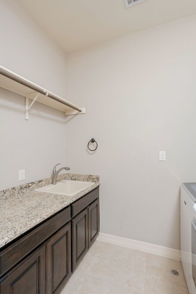 Building Photo - Home for Rent