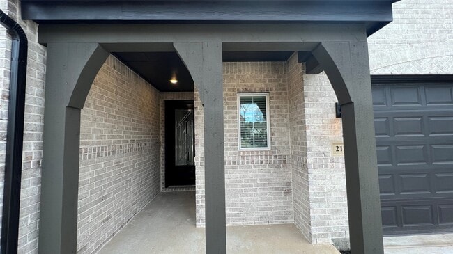 Building Photo - 212 Milas Cv