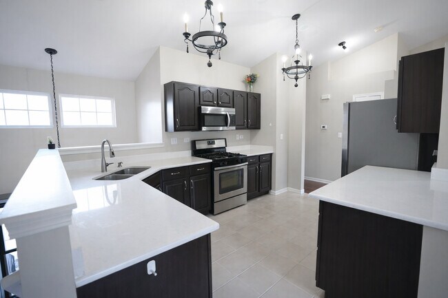 Building Photo - 1084 Park Hill Cir