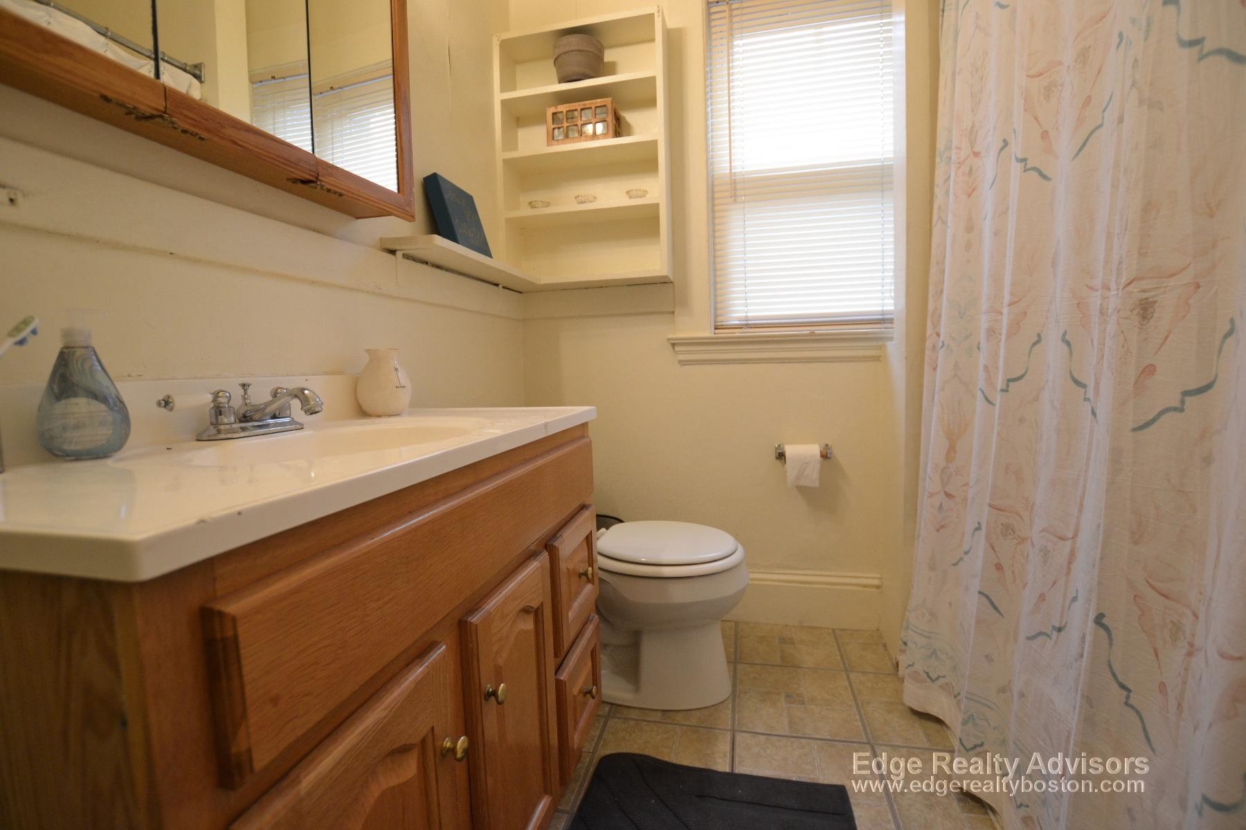 Building Photo - 209 Chestnut Hill Ave