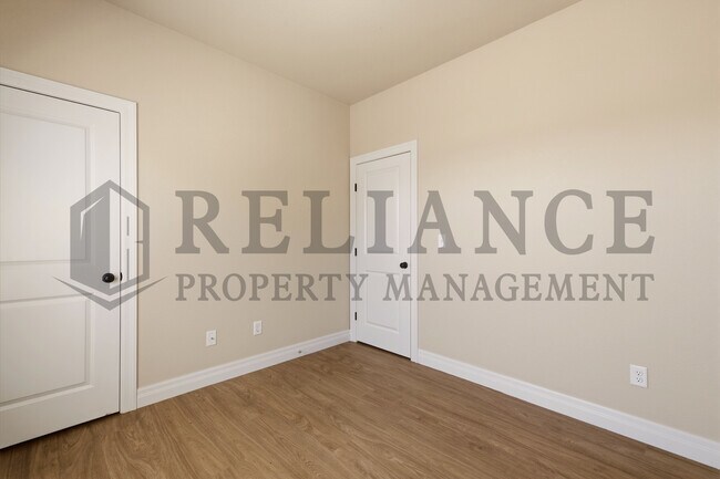 Building Photo - 13601 Hunters View St
