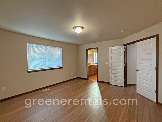 Building Photo - 4BR 2.5BA Home on Tumwater Hill