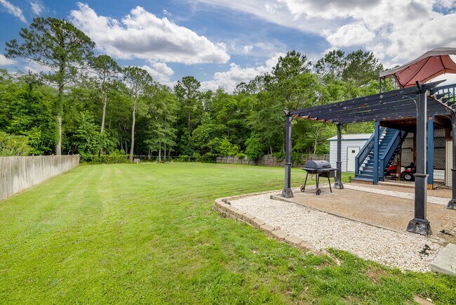 Building Photo - Spacious Home with Shop in Rincon!  No HOA!