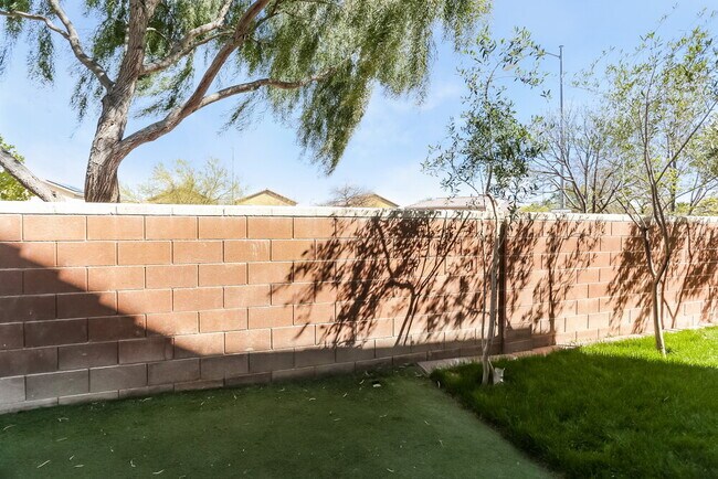 Building Photo - 5820 Gemstone Peak St