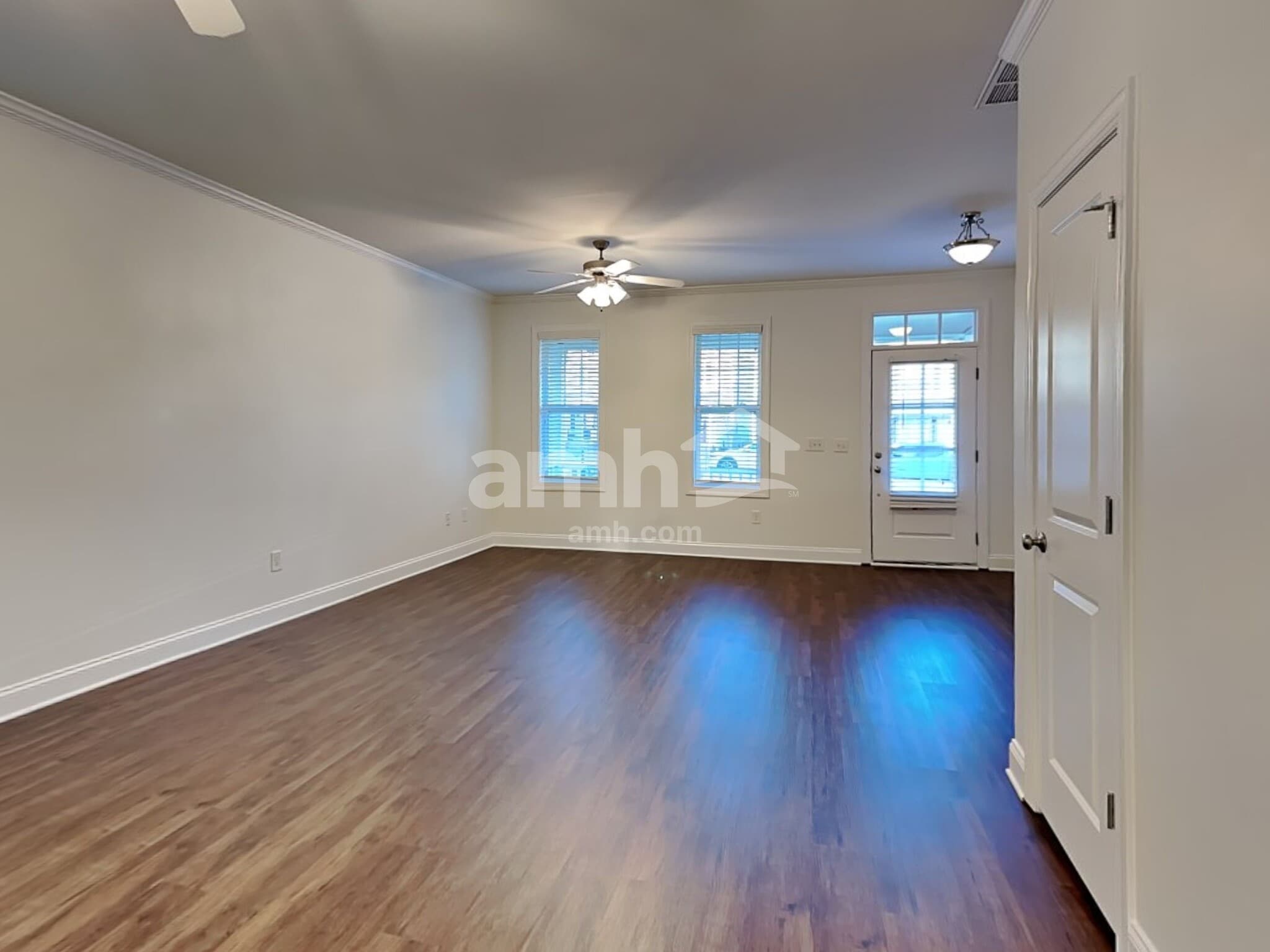 Building Photo - 107 Windy Creek Ln