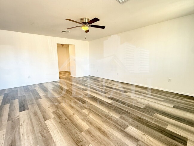 Building Photo - 2027 N 66th Dr