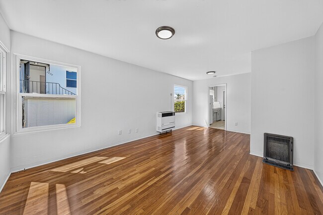Building Photo - 3628 Highland Ave