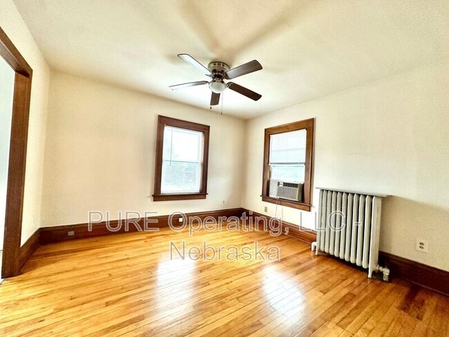 Building Photo - 4821 Underwood Ave