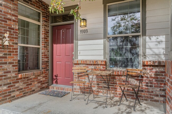 Building Photo - 9303 W 107th Pl