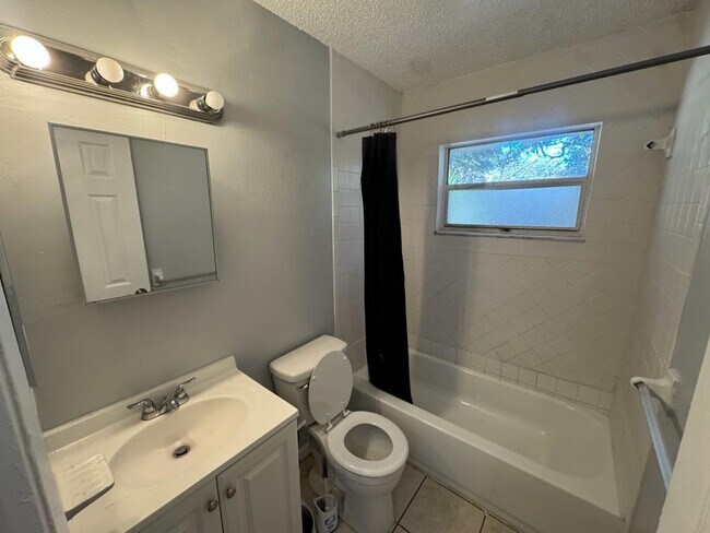 Building Photo - 8350 Afton Ln