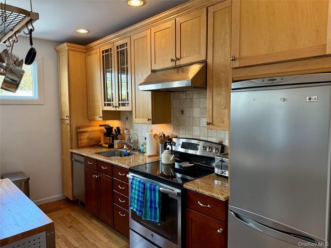 Building Photo - 109 14th Ave