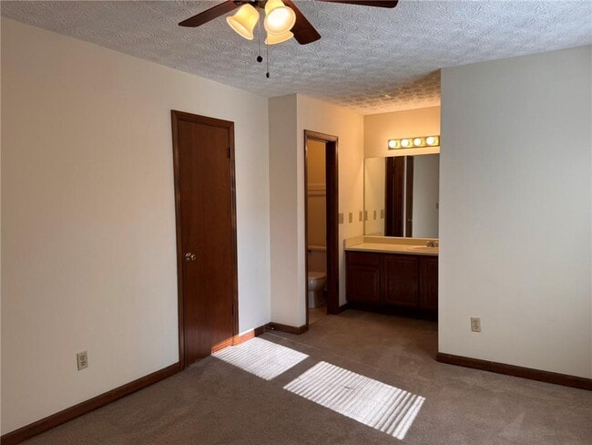 Building Photo - 1118 Booth Ct SW